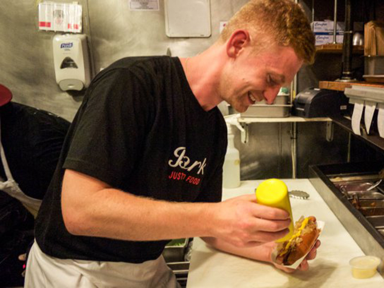 Começar de novo: Hot dogs no Brooklyn, dominando a arte da comida de rua